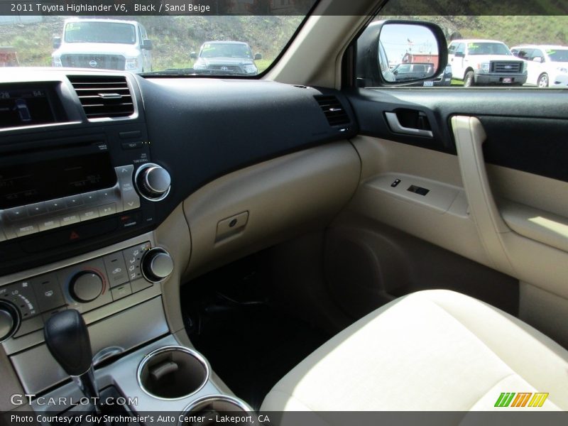 Black / Sand Beige 2011 Toyota Highlander V6