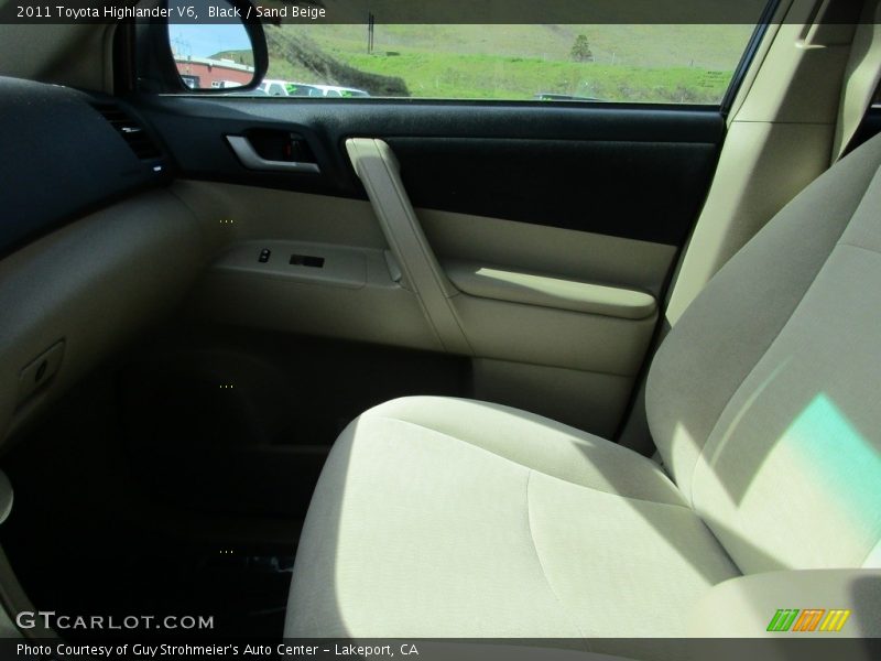 Black / Sand Beige 2011 Toyota Highlander V6