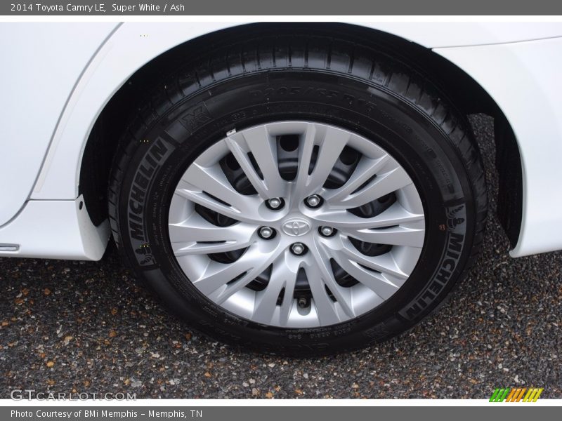 Super White / Ash 2014 Toyota Camry LE
