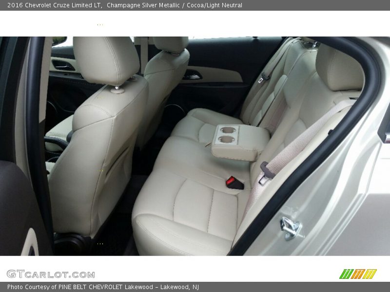 Champagne Silver Metallic / Cocoa/Light Neutral 2016 Chevrolet Cruze Limited LT