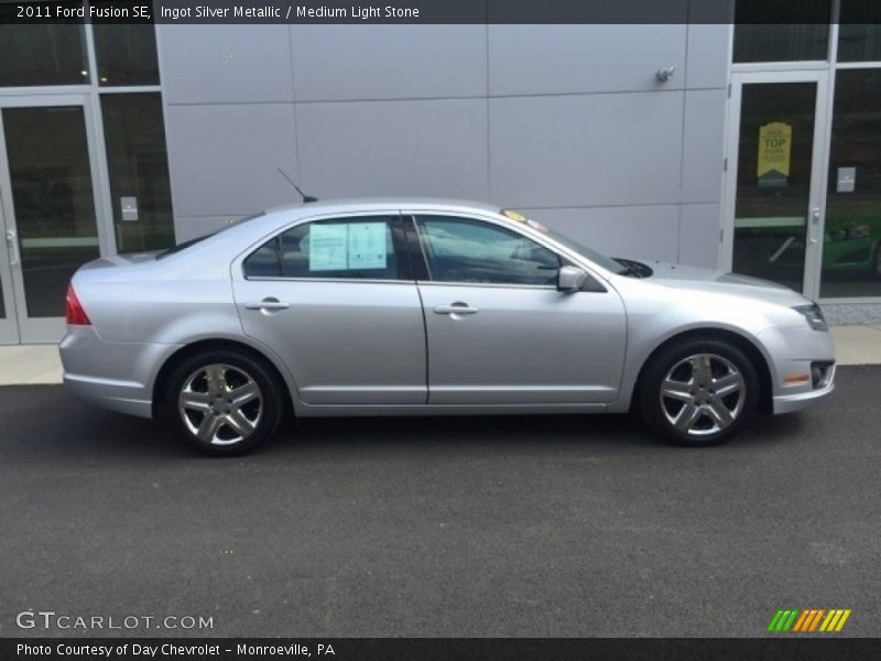 Ingot Silver Metallic / Medium Light Stone 2011 Ford Fusion SE