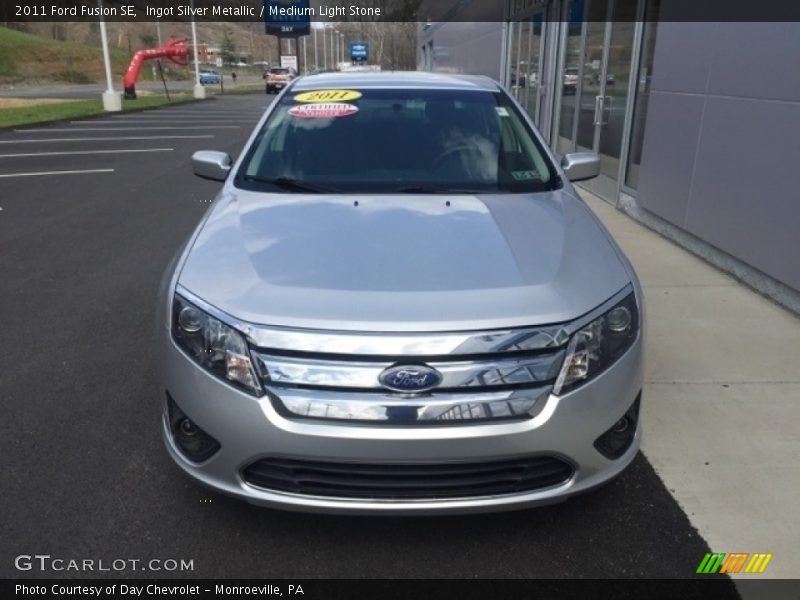 Ingot Silver Metallic / Medium Light Stone 2011 Ford Fusion SE