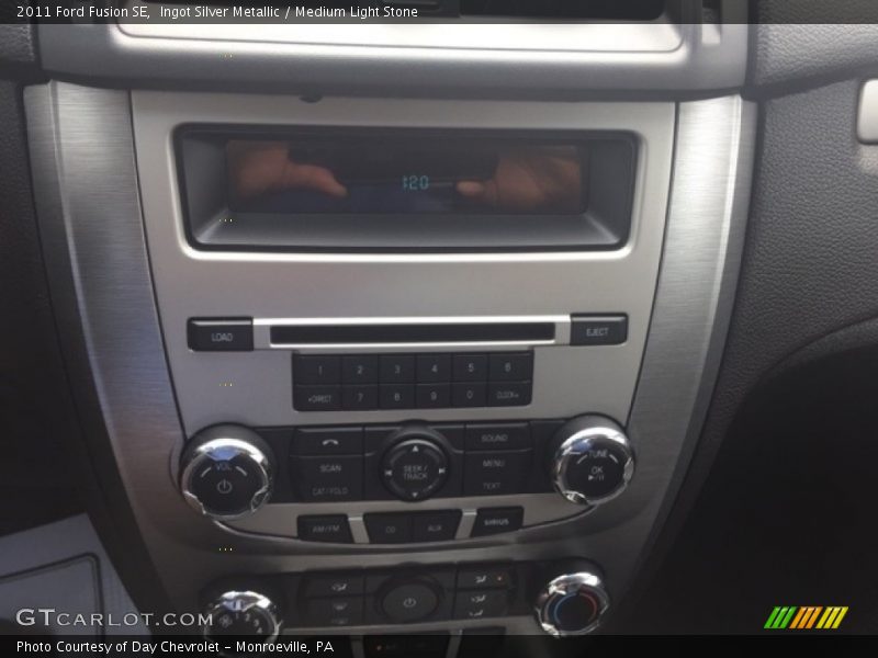 Ingot Silver Metallic / Medium Light Stone 2011 Ford Fusion SE