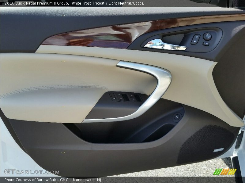 White Frost Tricoat / Light Neutral/Cocoa 2016 Buick Regal Premium II Group