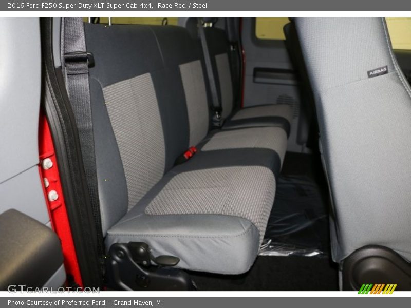 Race Red / Steel 2016 Ford F250 Super Duty XLT Super Cab 4x4
