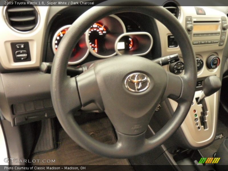 Super White / Dark Charcoal 2009 Toyota Matrix 1.8
