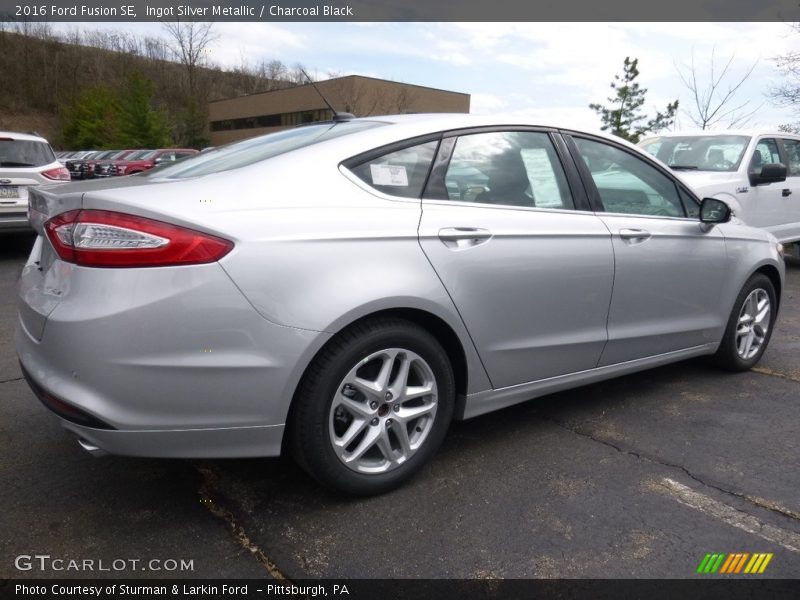 Ingot Silver Metallic / Charcoal Black 2016 Ford Fusion SE