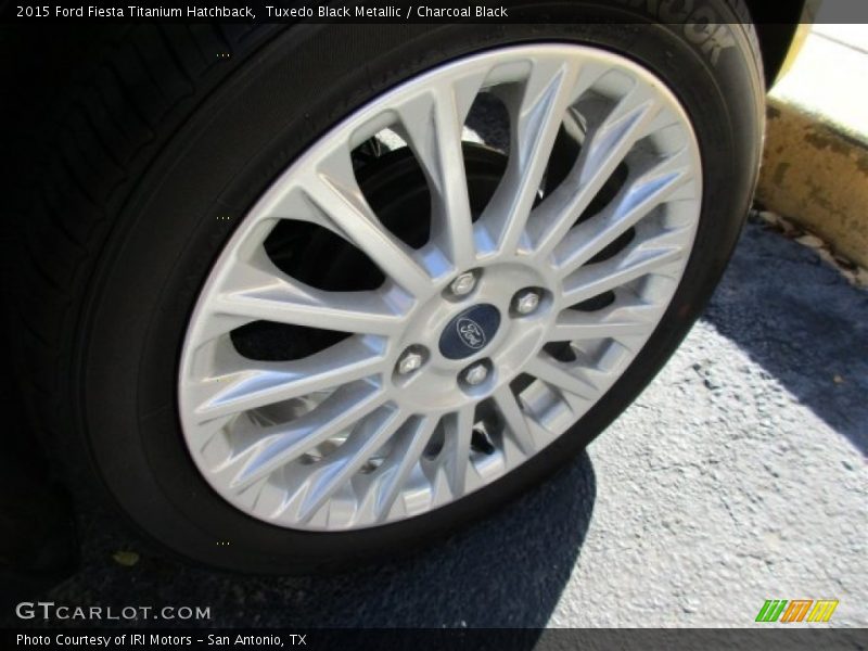 Tuxedo Black Metallic / Charcoal Black 2015 Ford Fiesta Titanium Hatchback