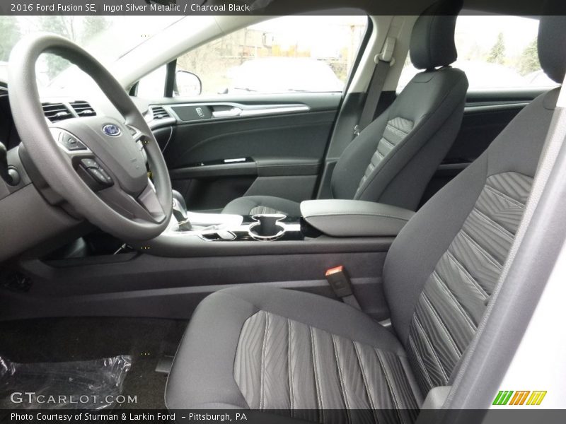 Ingot Silver Metallic / Charcoal Black 2016 Ford Fusion SE