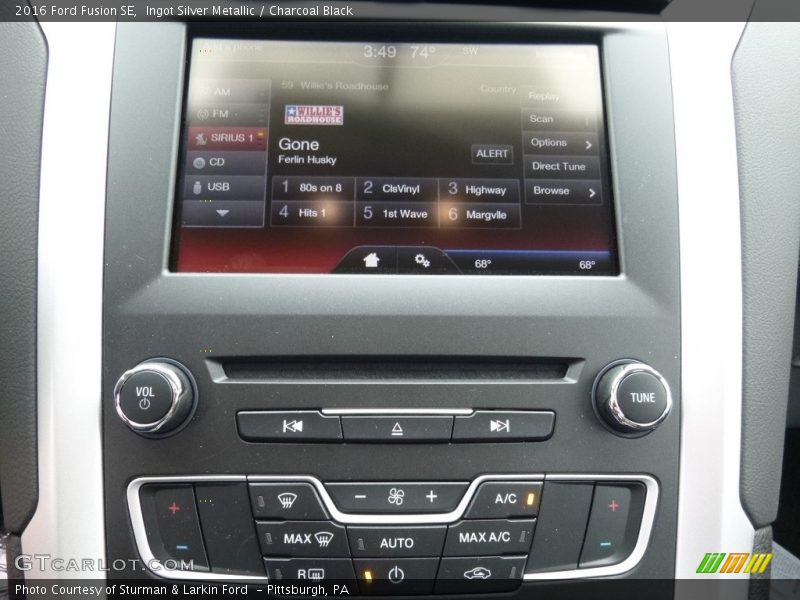 Ingot Silver Metallic / Charcoal Black 2016 Ford Fusion SE