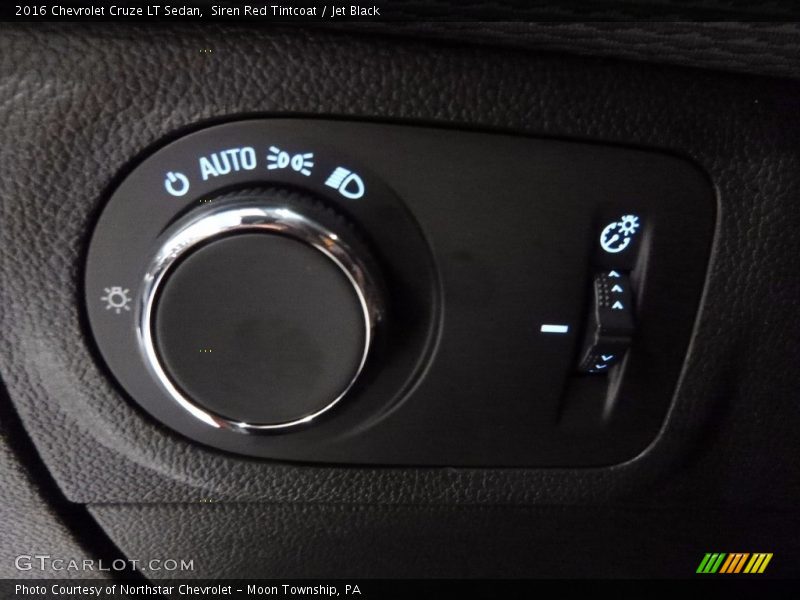 Controls of 2016 Cruze LT Sedan