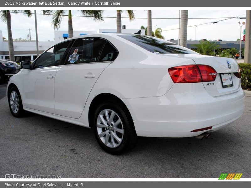 Candy White / Cornsilk Beige 2013 Volkswagen Jetta SE Sedan