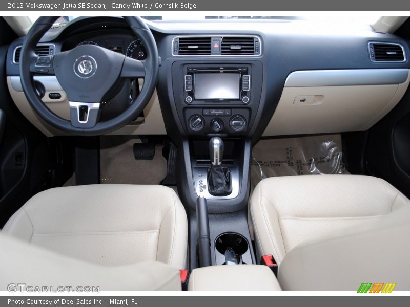 Candy White / Cornsilk Beige 2013 Volkswagen Jetta SE Sedan