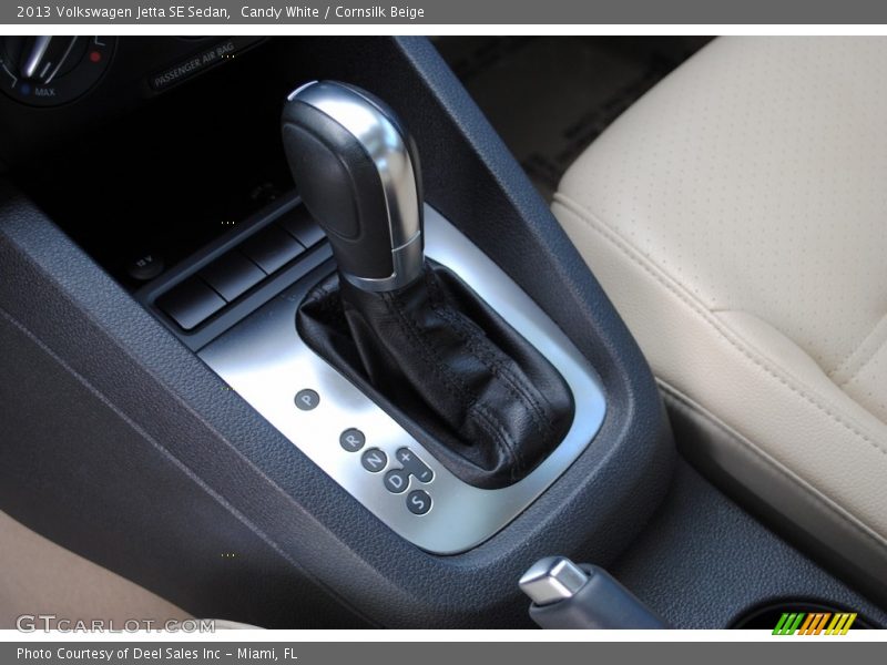 Candy White / Cornsilk Beige 2013 Volkswagen Jetta SE Sedan