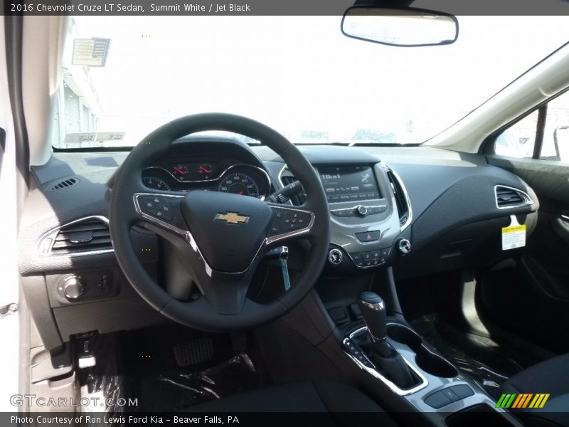 Dashboard of 2016 Cruze LT Sedan