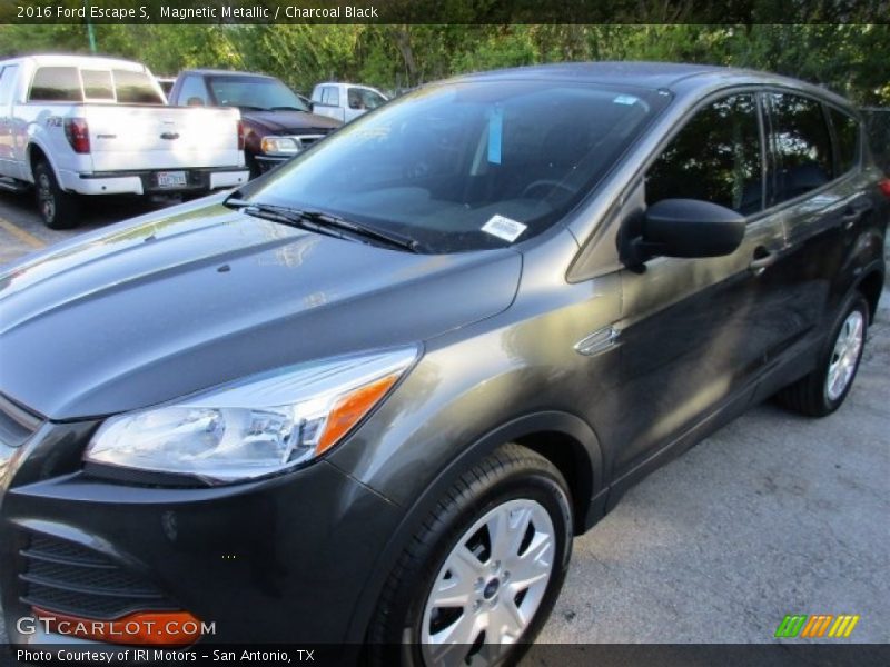 Magnetic Metallic / Charcoal Black 2016 Ford Escape S