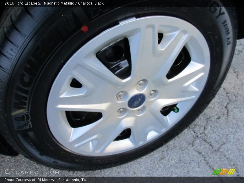 Magnetic Metallic / Charcoal Black 2016 Ford Escape S