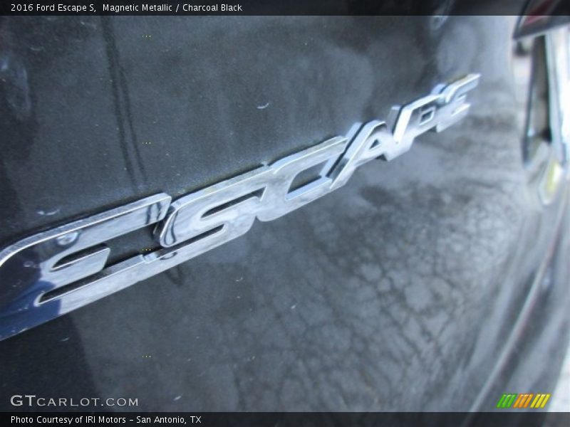 Magnetic Metallic / Charcoal Black 2016 Ford Escape S