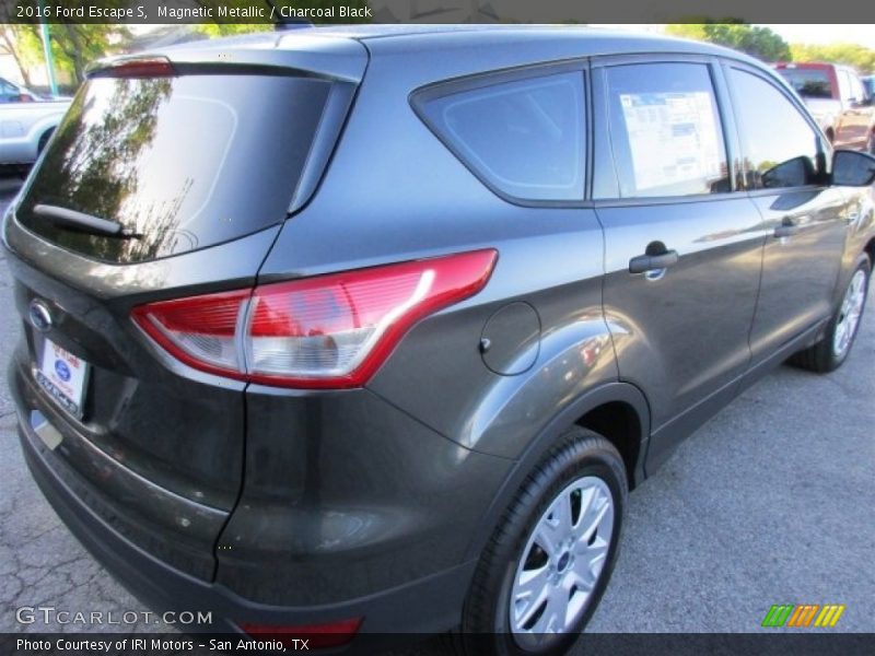 Magnetic Metallic / Charcoal Black 2016 Ford Escape S
