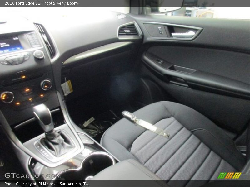 Ingot Silver / Ebony 2016 Ford Edge SE