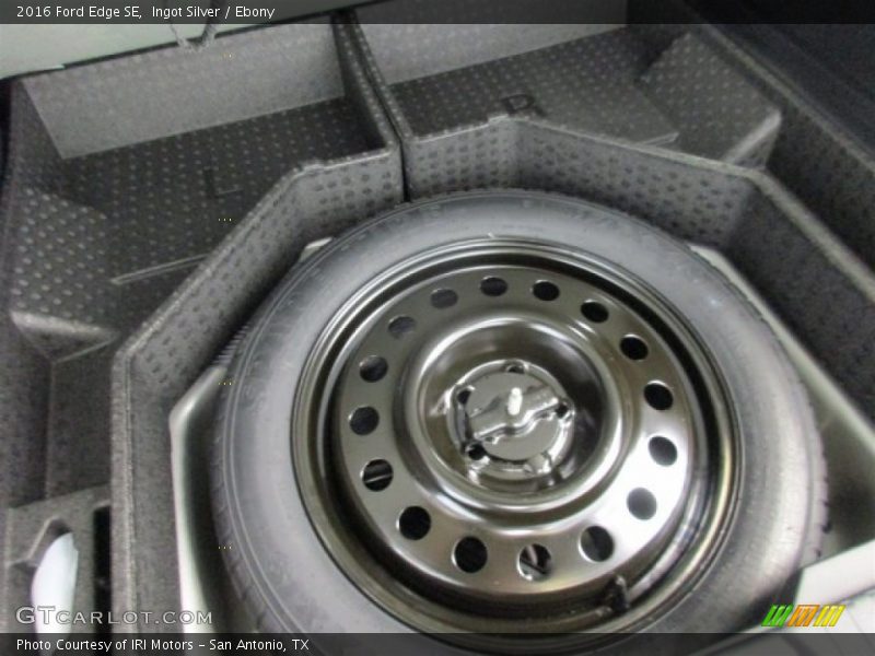 Ingot Silver / Ebony 2016 Ford Edge SE
