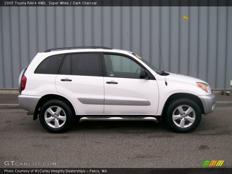 Super White / Dark Charcoal 2005 Toyota RAV4 4WD