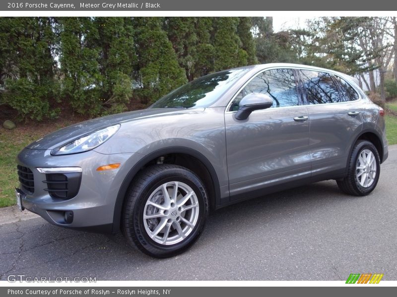 Meteor Grey Metallic / Black 2016 Porsche Cayenne