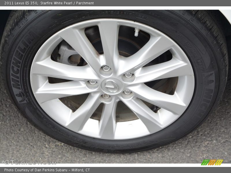 Starfire White Pearl / Parchment 2011 Lexus ES 350
