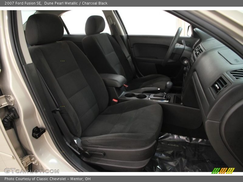 Dune Pearl Metallic / Charcoal Black 2007 Ford Fusion SE
