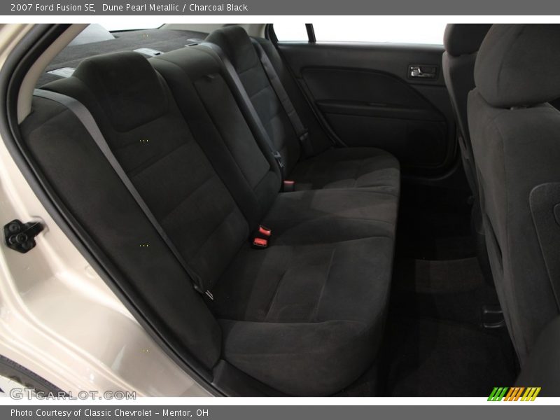Dune Pearl Metallic / Charcoal Black 2007 Ford Fusion SE