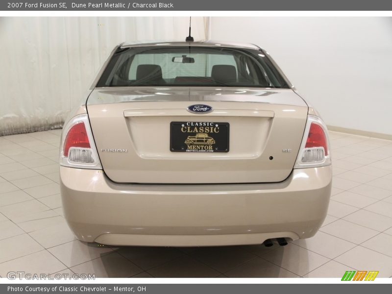 Dune Pearl Metallic / Charcoal Black 2007 Ford Fusion SE