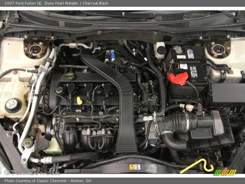 Dune Pearl Metallic / Charcoal Black 2007 Ford Fusion SE