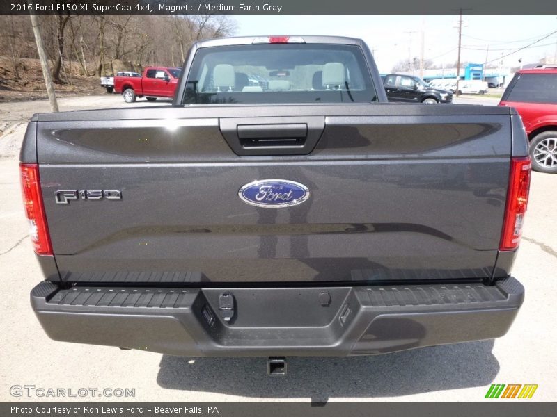 Magnetic / Medium Earth Gray 2016 Ford F150 XL SuperCab 4x4