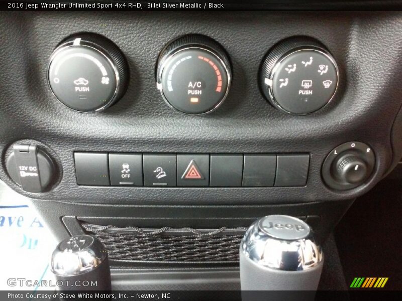Billet Silver Metallic / Black 2016 Jeep Wrangler Unlimited Sport 4x4 RHD