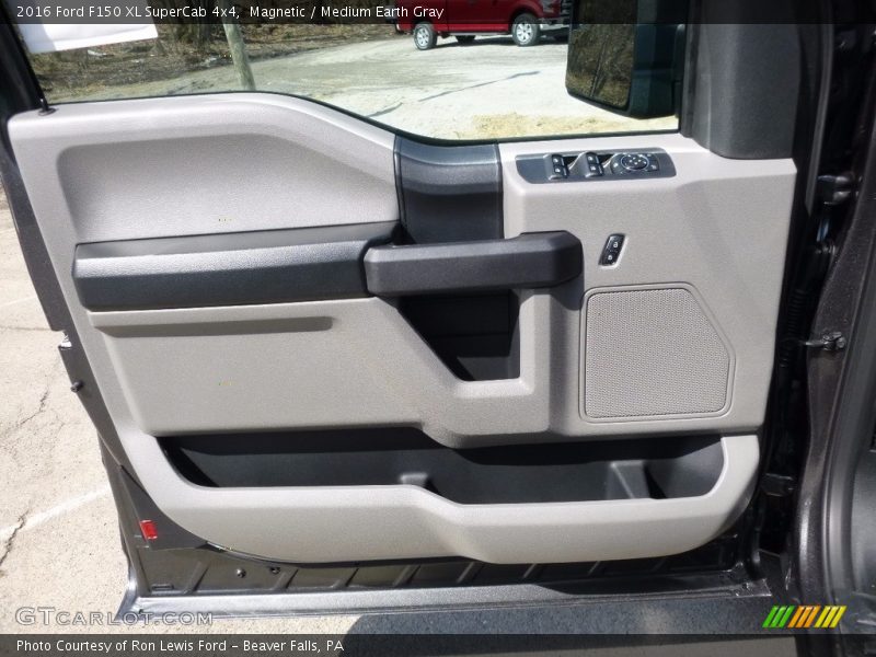 Magnetic / Medium Earth Gray 2016 Ford F150 XL SuperCab 4x4