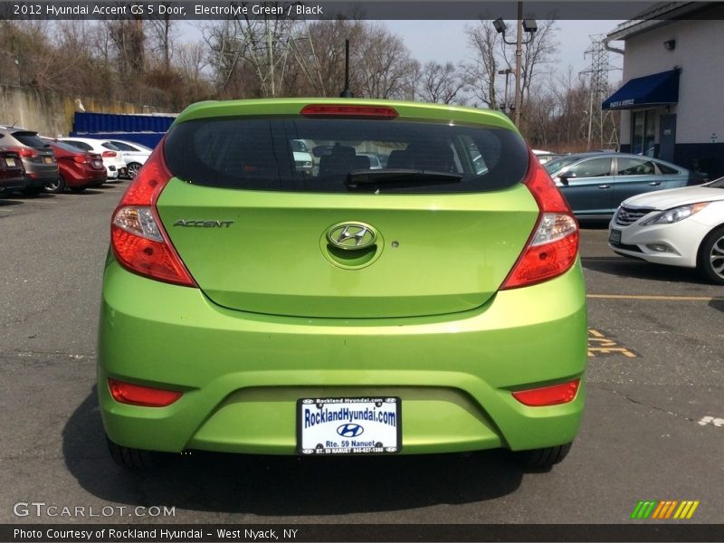 Electrolyte Green / Black 2012 Hyundai Accent GS 5 Door