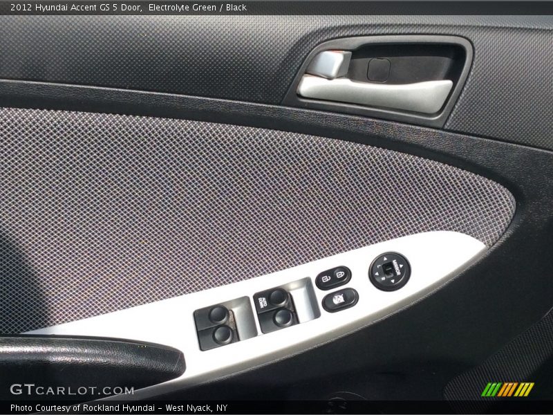 Electrolyte Green / Black 2012 Hyundai Accent GS 5 Door