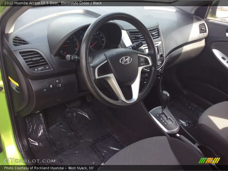Electrolyte Green / Black 2012 Hyundai Accent GS 5 Door