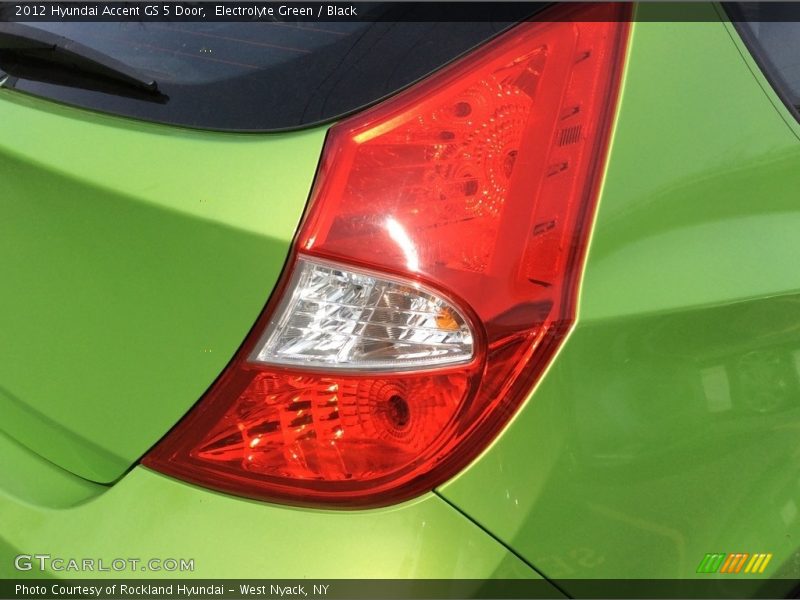 Electrolyte Green / Black 2012 Hyundai Accent GS 5 Door