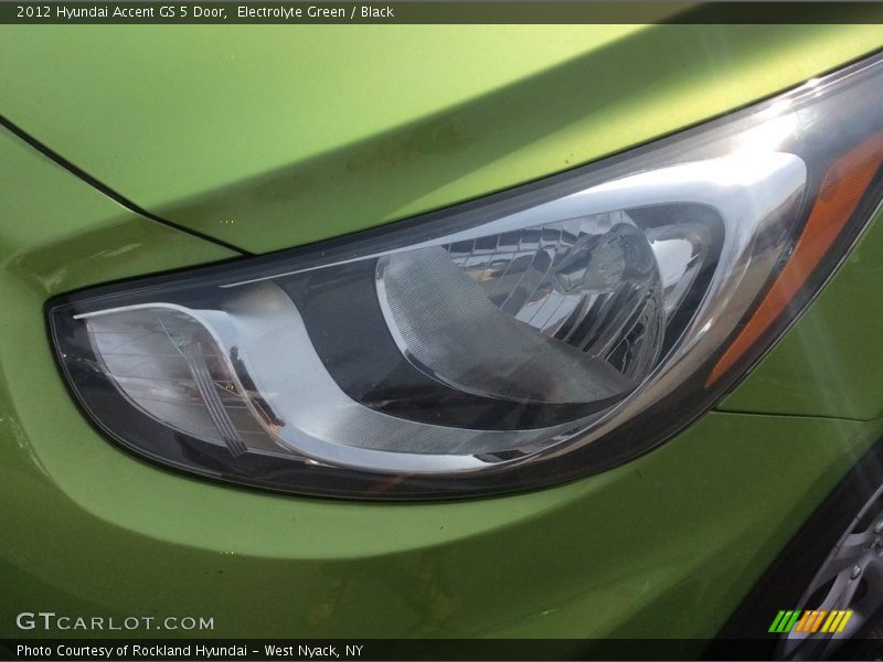 Electrolyte Green / Black 2012 Hyundai Accent GS 5 Door