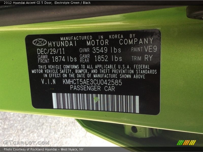 Electrolyte Green / Black 2012 Hyundai Accent GS 5 Door