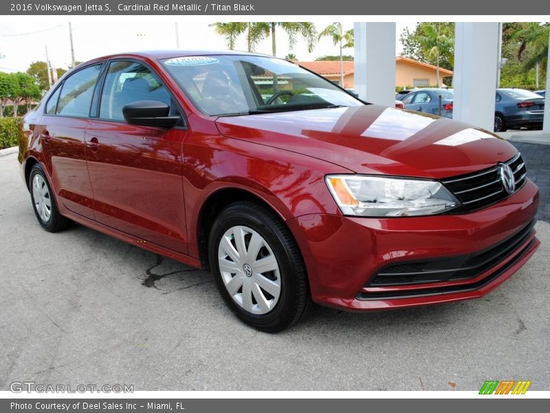 Front 3/4 View of 2016 Jetta S