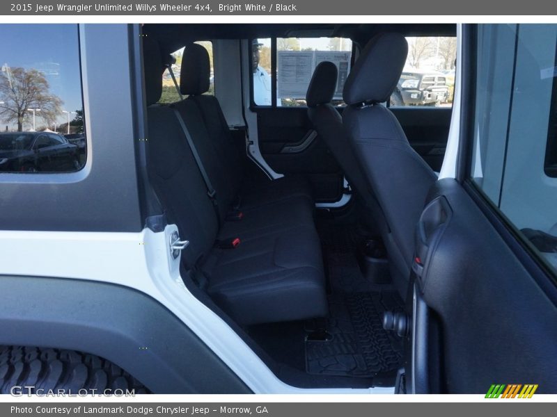 Bright White / Black 2015 Jeep Wrangler Unlimited Willys Wheeler 4x4