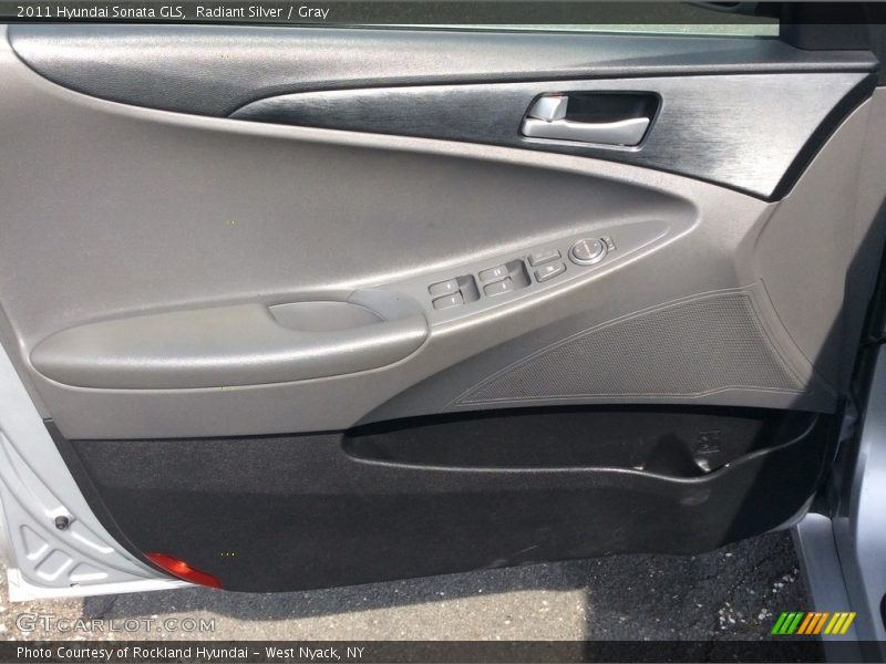 Radiant Silver / Gray 2011 Hyundai Sonata GLS