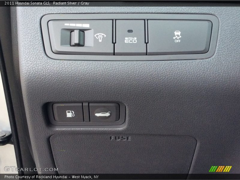 Radiant Silver / Gray 2011 Hyundai Sonata GLS