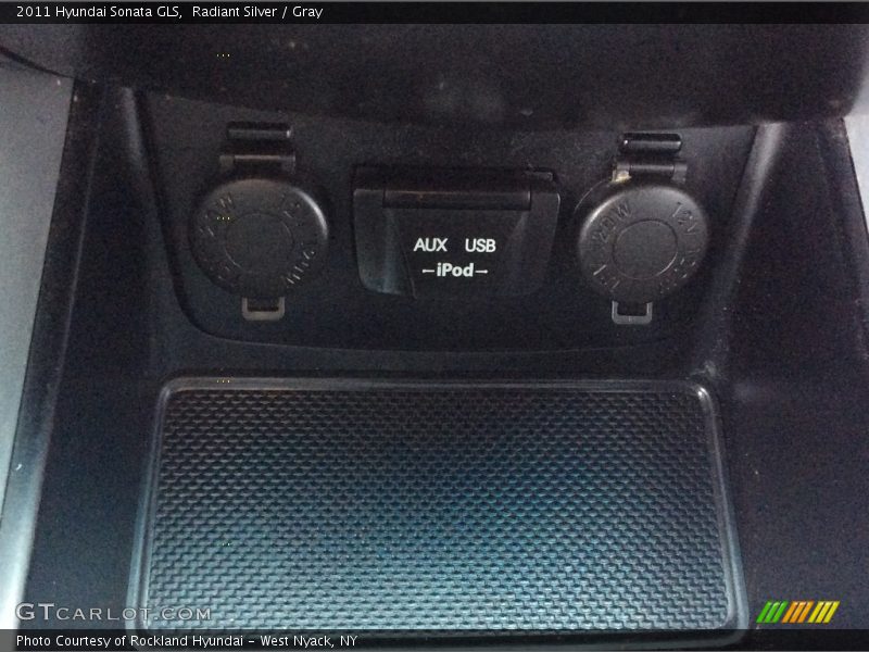 Radiant Silver / Gray 2011 Hyundai Sonata GLS