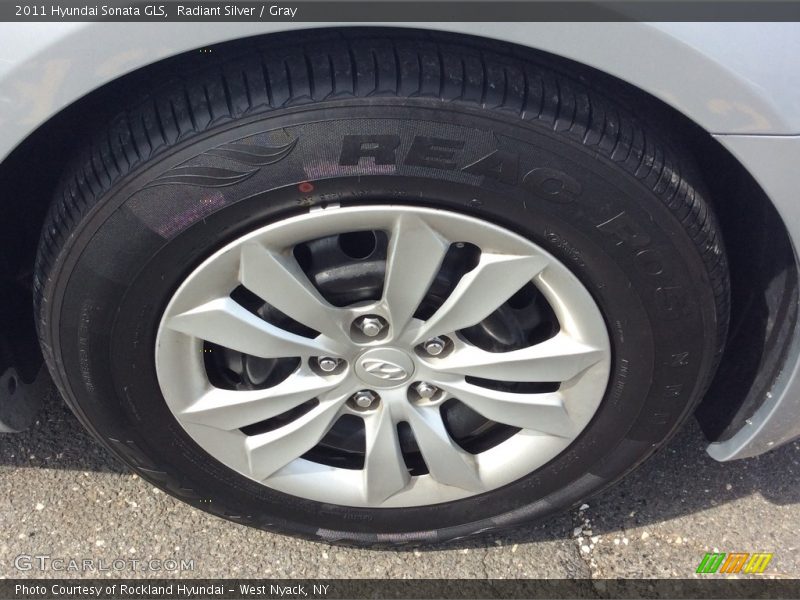 Radiant Silver / Gray 2011 Hyundai Sonata GLS