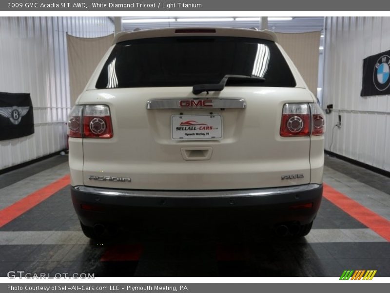 White Diamond Tricoat / Light Titanium 2009 GMC Acadia SLT AWD