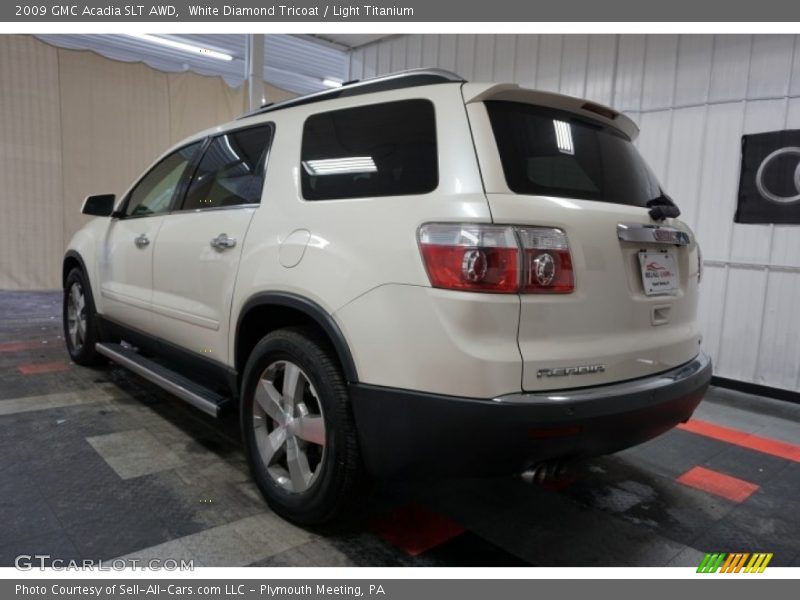 White Diamond Tricoat / Light Titanium 2009 GMC Acadia SLT AWD