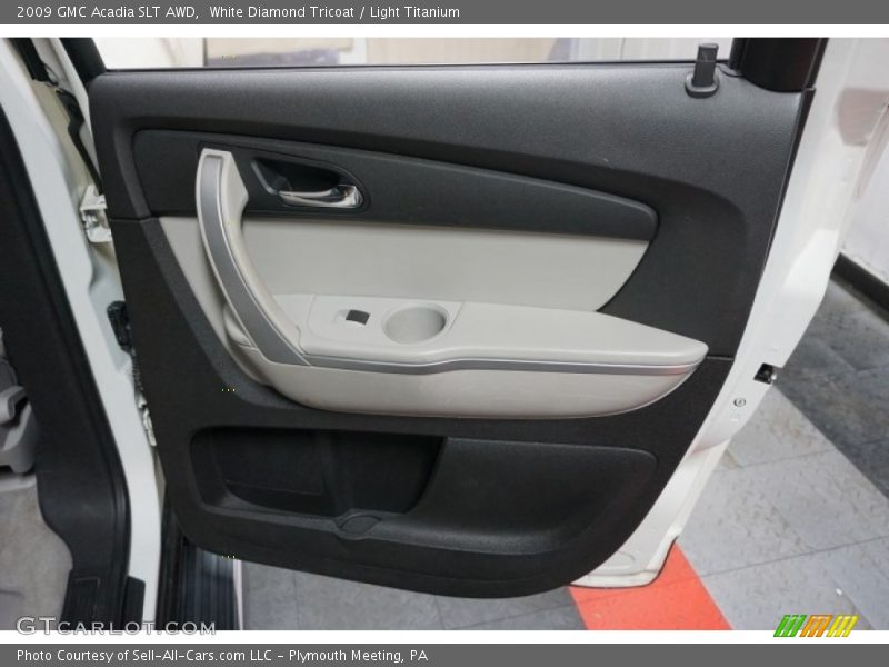 White Diamond Tricoat / Light Titanium 2009 GMC Acadia SLT AWD
